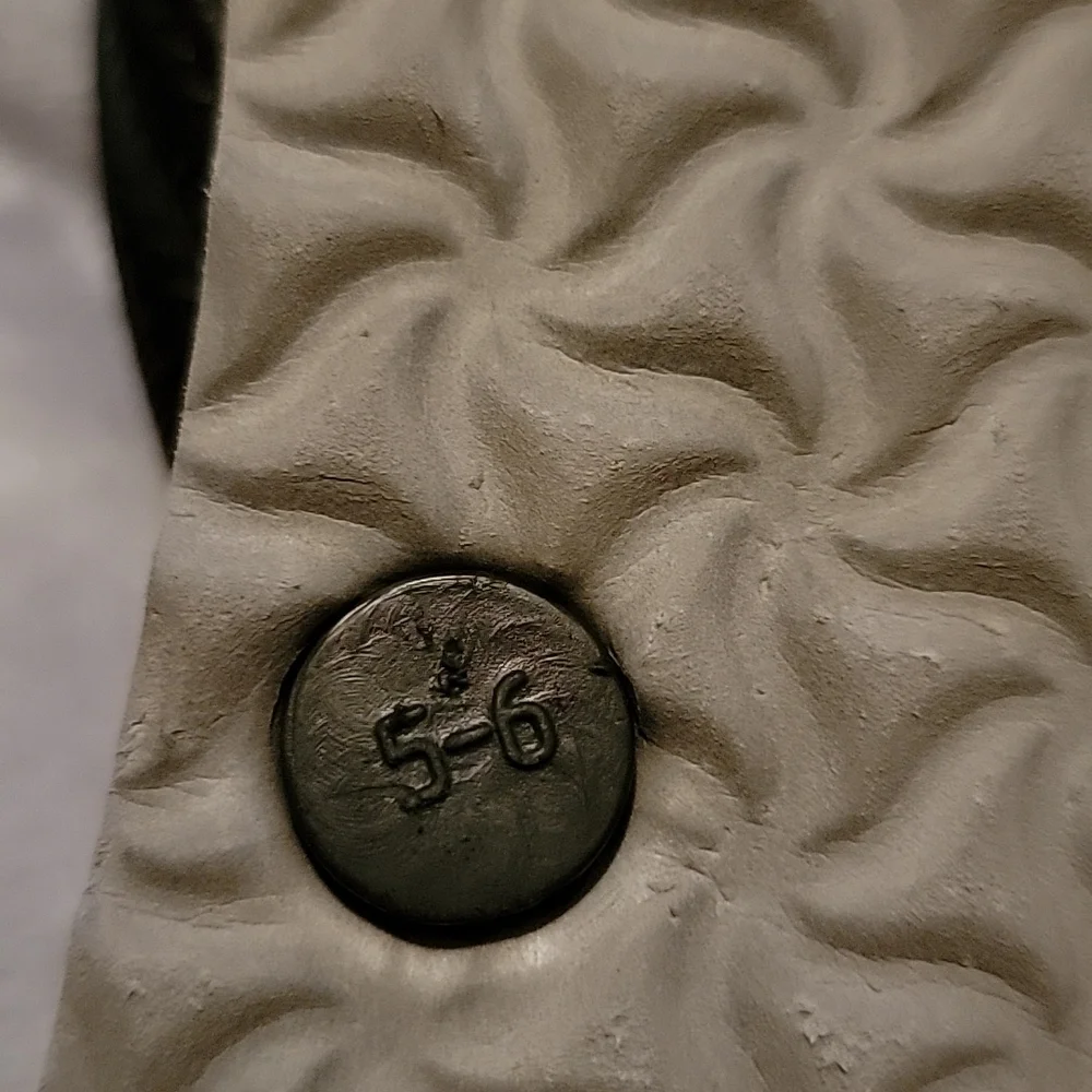 OLD NAVY Gray Camo Flip Flop Sandals - Size L